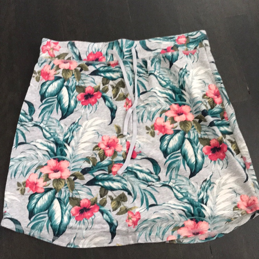 Draw string Tommy Bahama skirt
